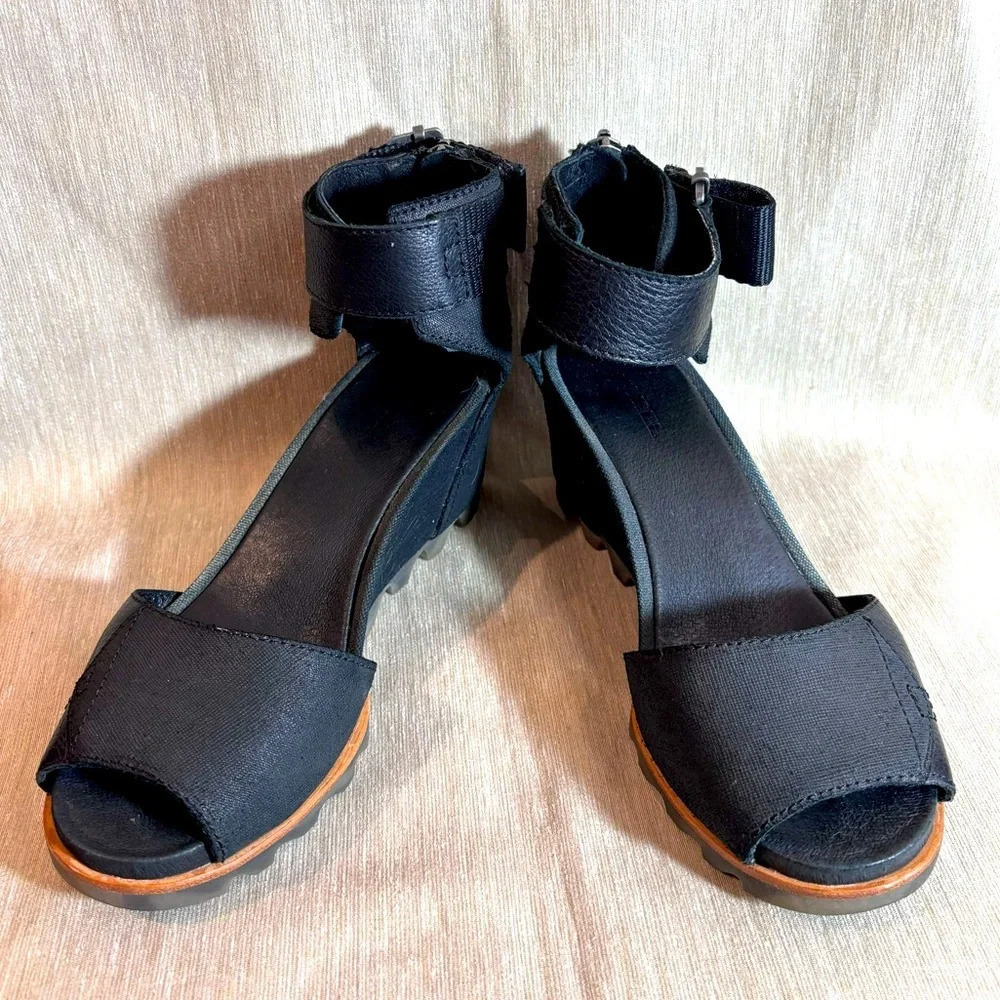 SOREL Sz 8.5 Joanie Wedges Peep Toe Ankle Strap Zipper Velcro Closure Sandals